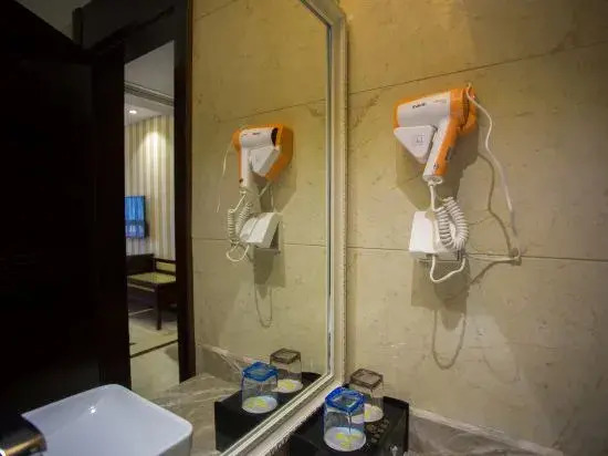 Huazhou Huyanwan Chain Hotel Shangjie Branch