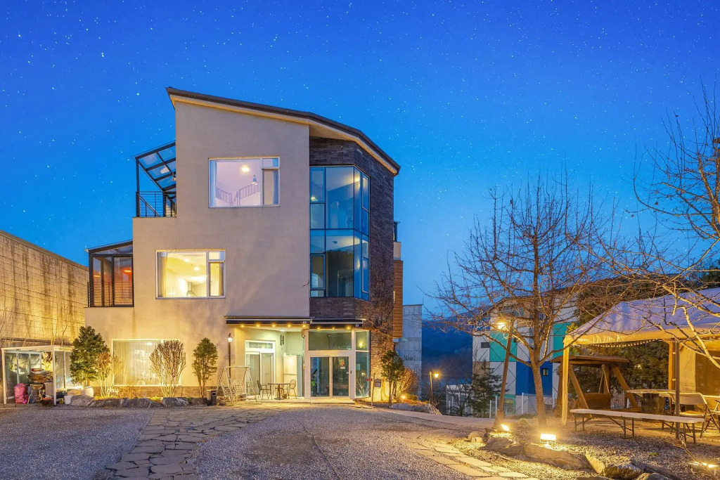 Koi Pension Gapyeong