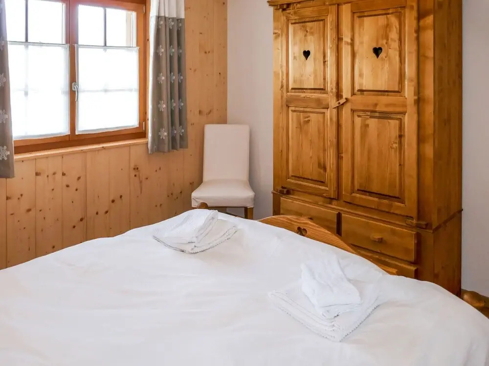 Chalet Le Muveran V6 by Interhome