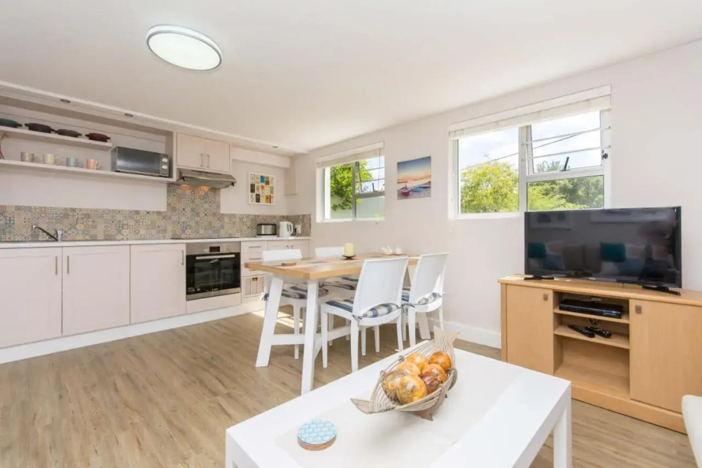 56 Maplin Drive