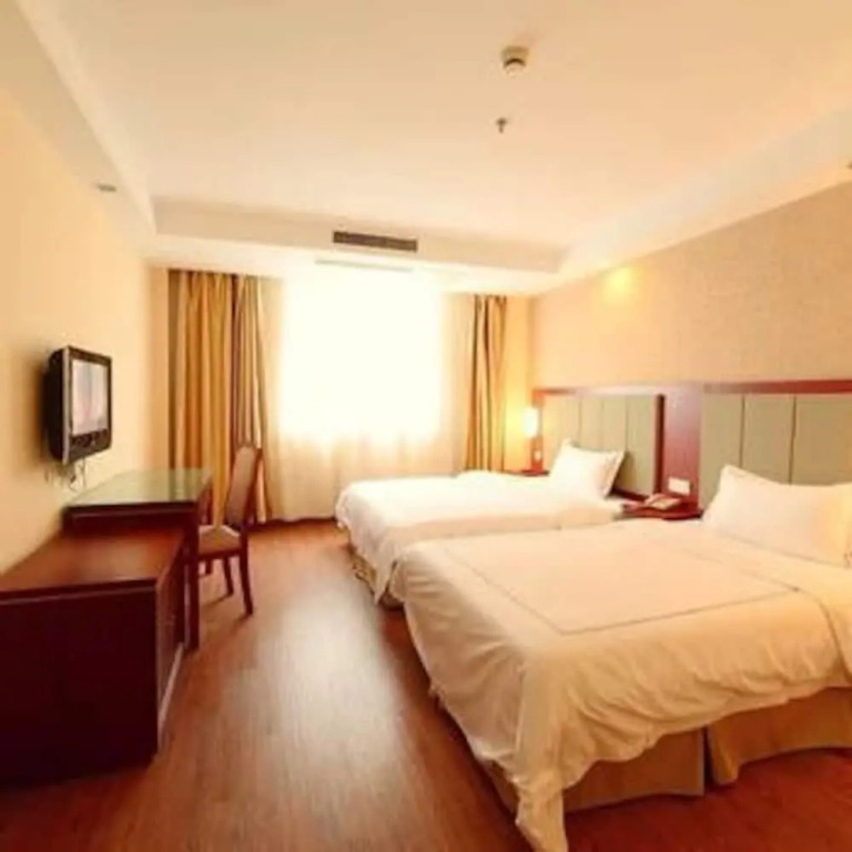 Warmly Hotel