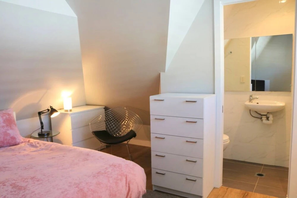Newtown Studio in Excellent Location