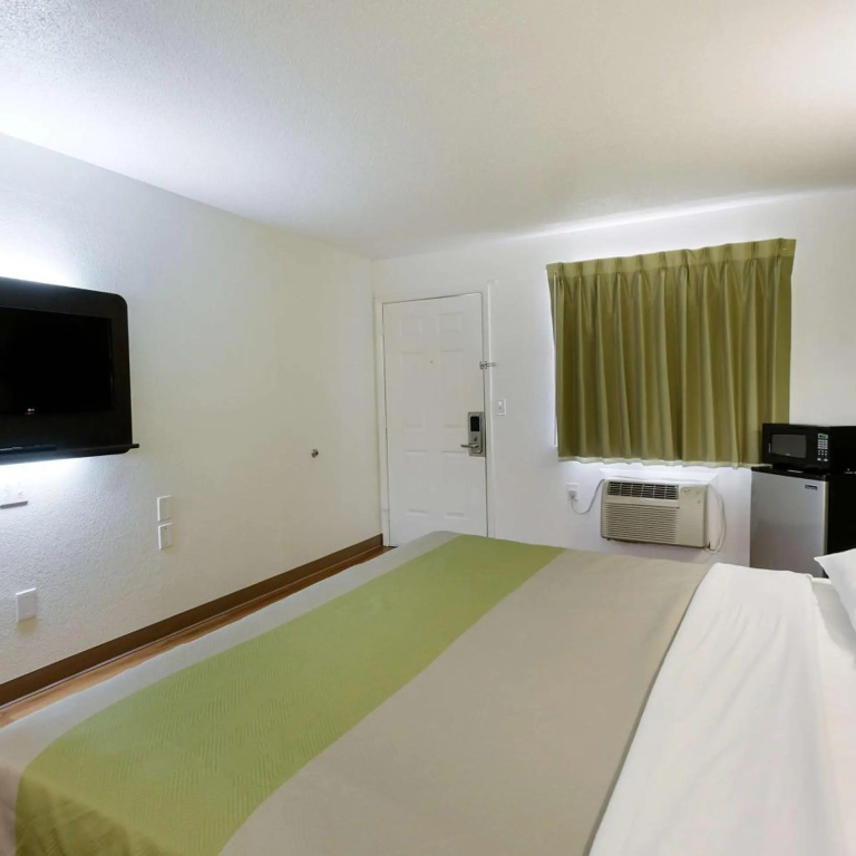 Motel 6-Charles Town, WV