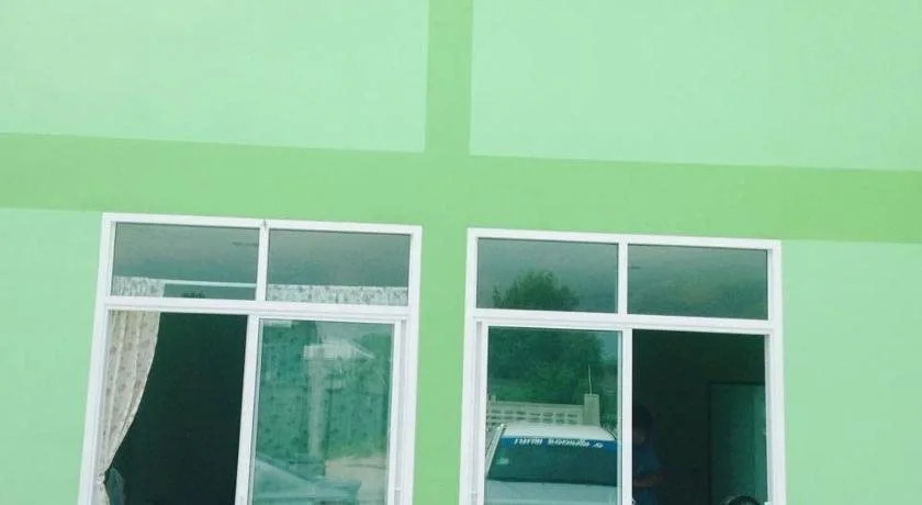 J&E