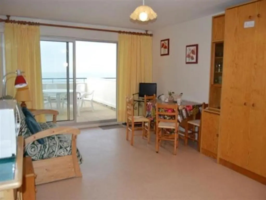 Appartement Saint-Gilles-Croix-de-Vie, 1 pièce, 4 personnes - FR-1-324-46