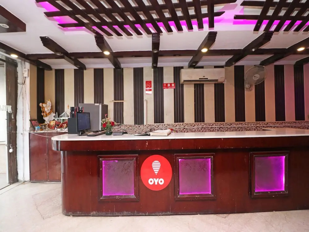 OYO 11603 President Inn