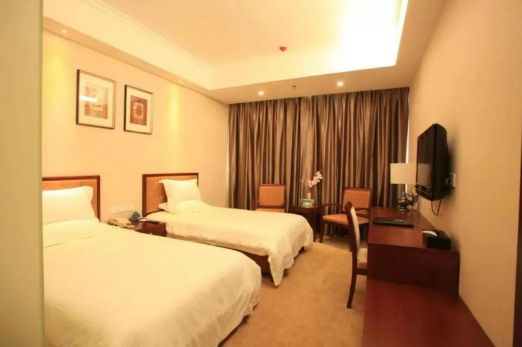 GreenTree Inn TianJin JinNan ShuangLin Metro Station Express Hotel