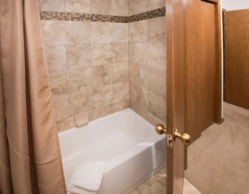 Mountain Views - 2 Br 2ba Steps To Avon Gondola, Sleeps 6 2 Bedroom Condo by RedAwning