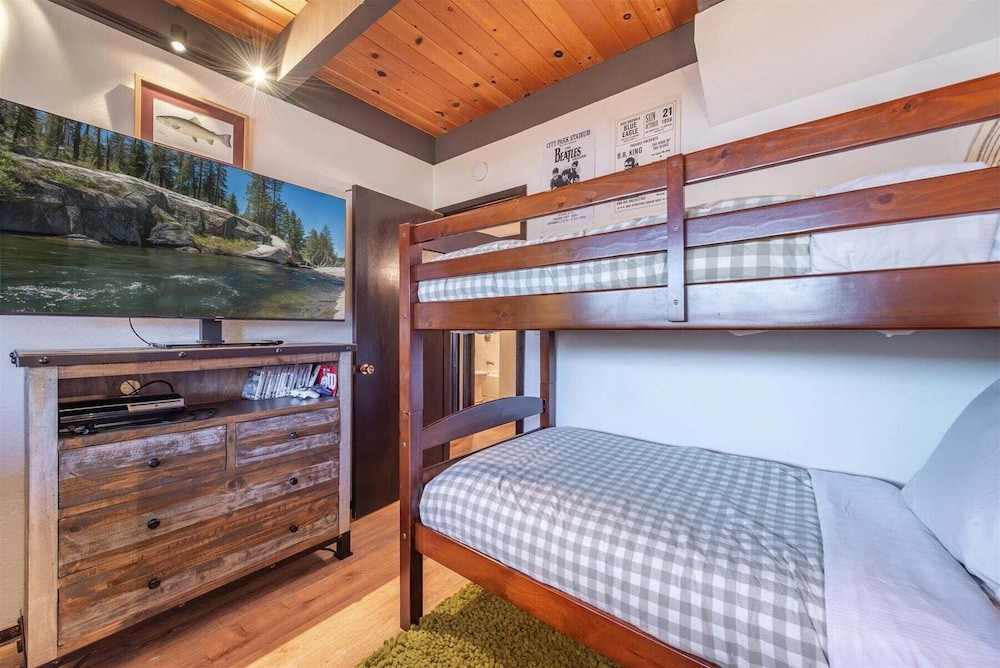 Tahoe City - Lake Forest Condo 3 Bedroom Condo