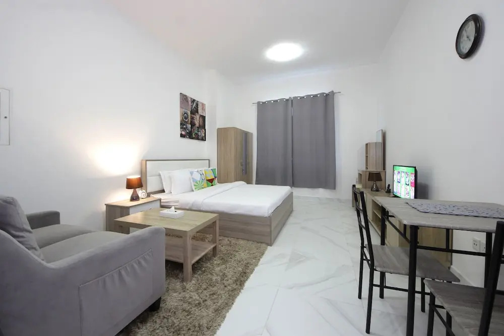 Studio Apartment in Palace Tower 2