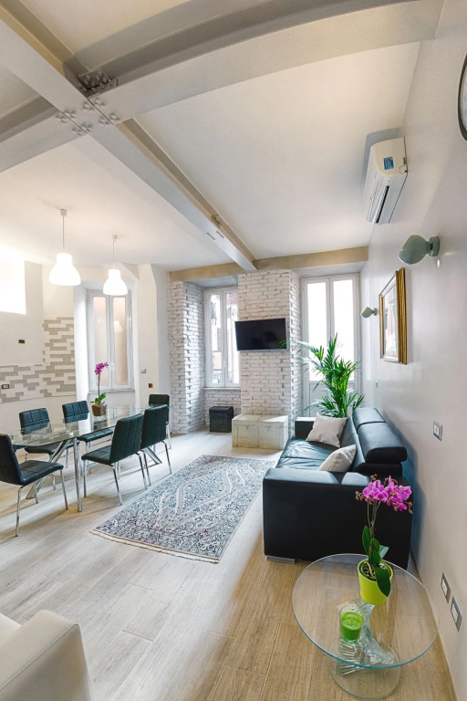 Cozy Flat near Colosseum