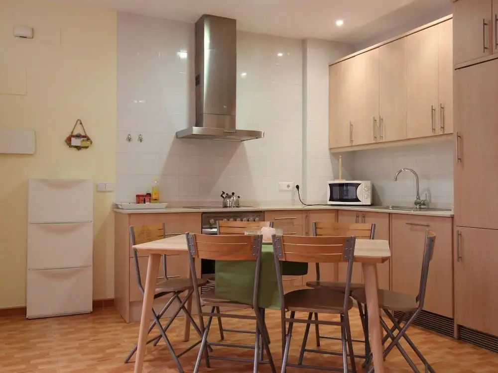 Apartamento con terraza al lado de la playa
