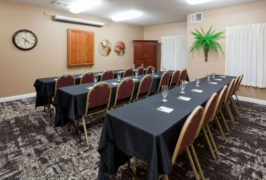 GrandStay Residential Suites Hotel - Eau Claire