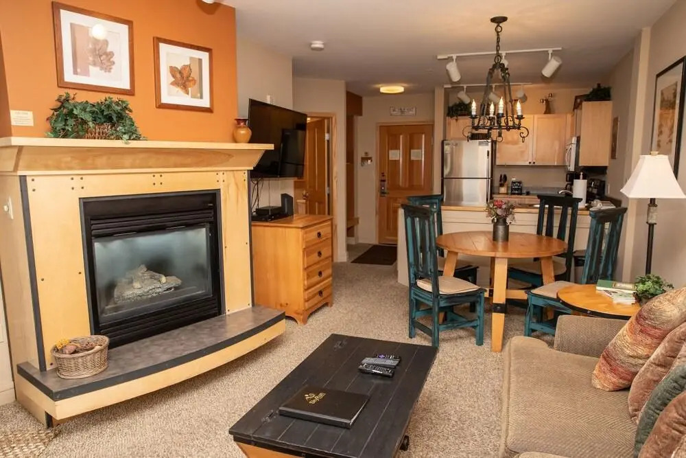 8282 Silver Mill 1 Bedroom Condo by RedAwning