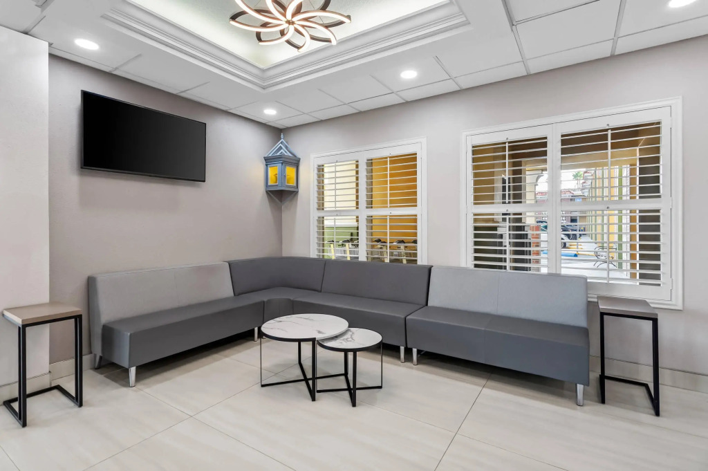Quality Inn Tampa Airport - Cruise Port