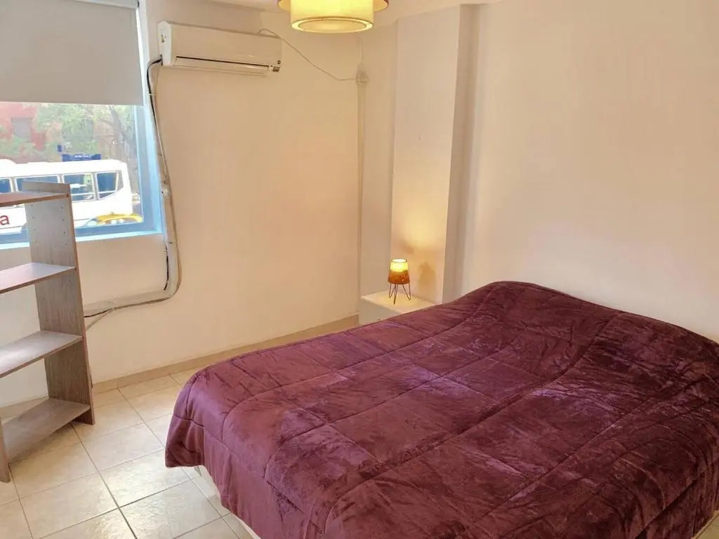 Depto de 1 dormitorio en Blvd. San Juan cerca de La Cañada