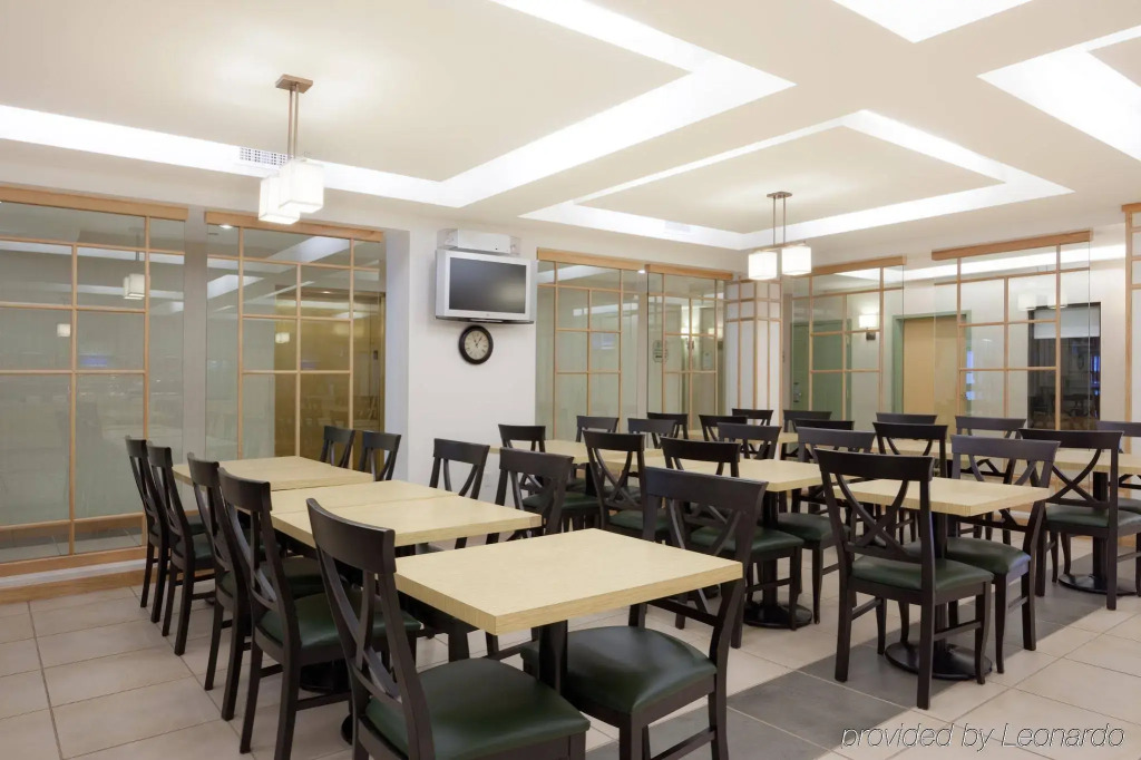 Holiday Inn Express Hotel & Suites Dieppe Airport by IHG