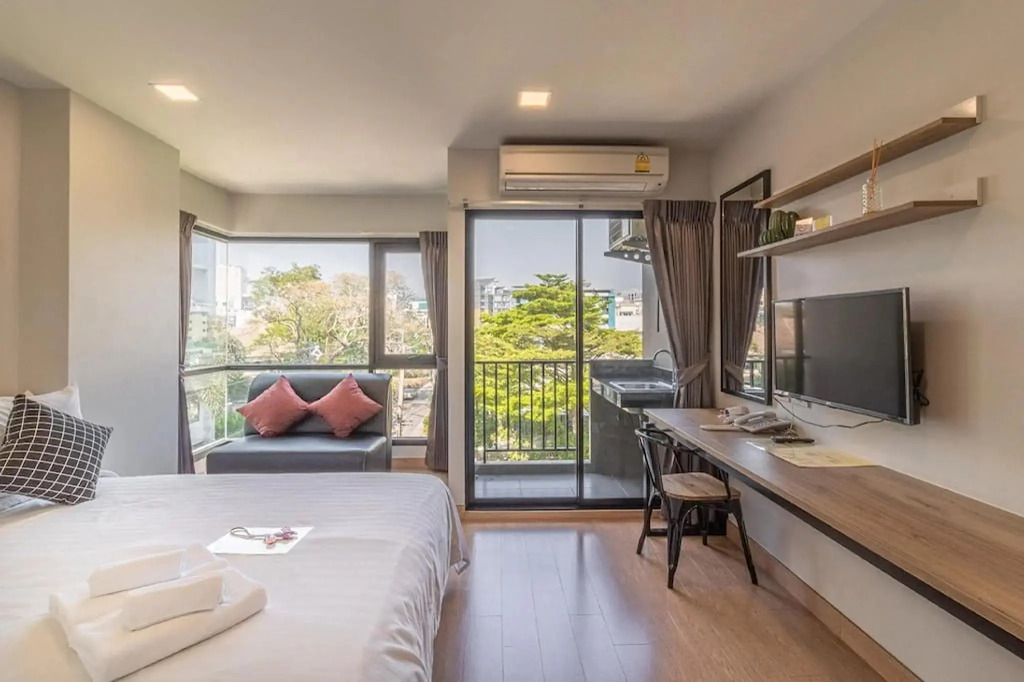 Casaluxe Hotel and Resident