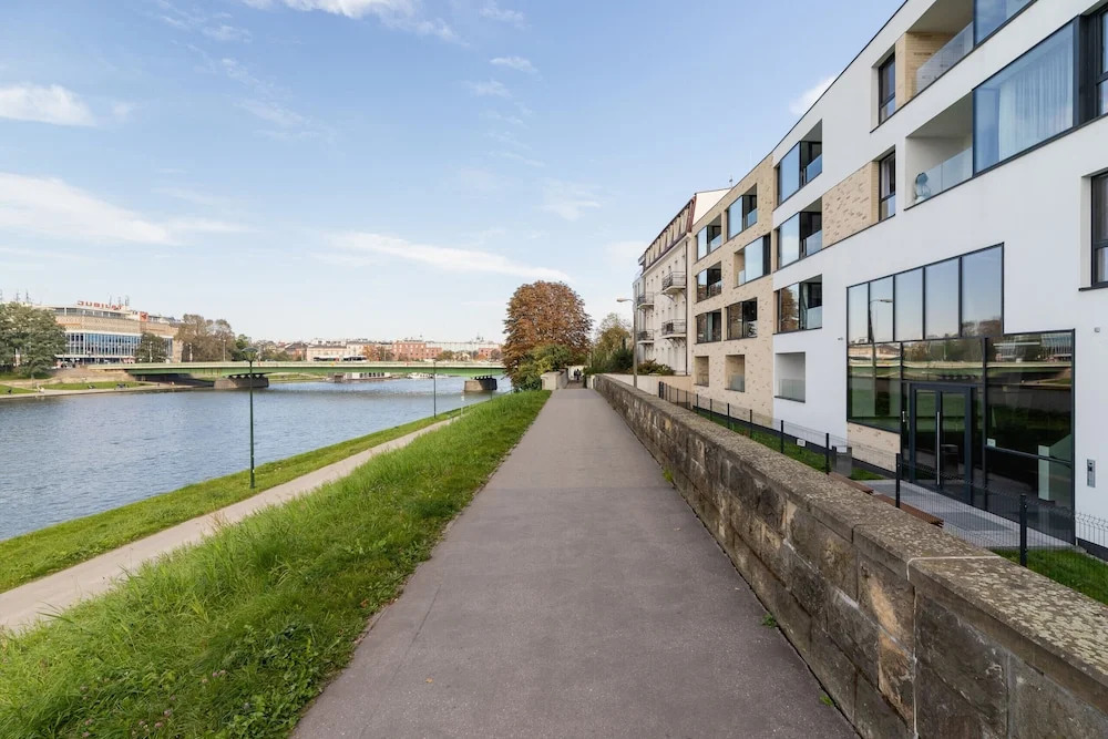 Riva Verona Apartment by Renters Prestige