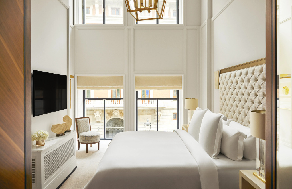 Отель Four Seasons Hotel Madrid