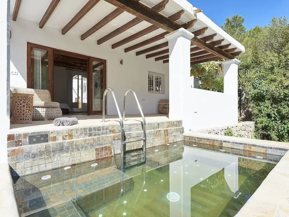 Hillside Villa With Sea-views