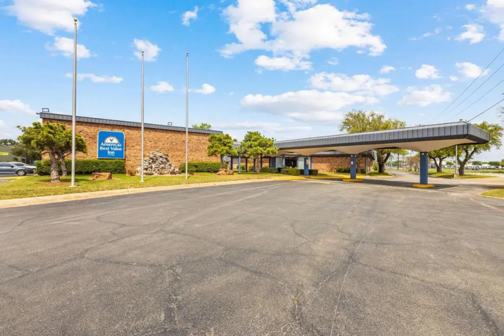 Best Western Mid-Cities Inn