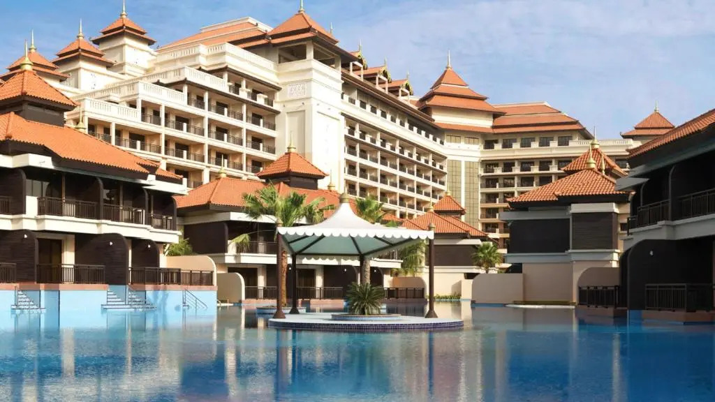 Luxury residential apartments located in Anantara area , pool , beach , free parking