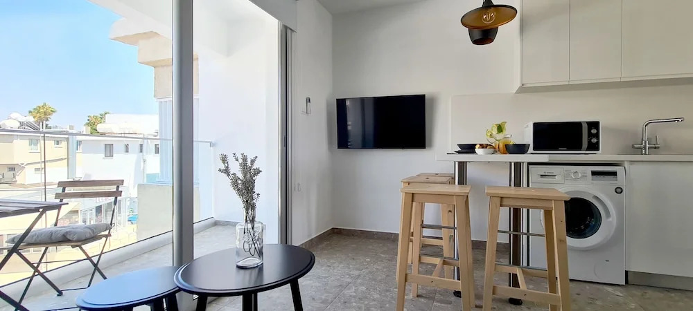 Phaedrus Living: Seaside Luxury Flat Athina 113