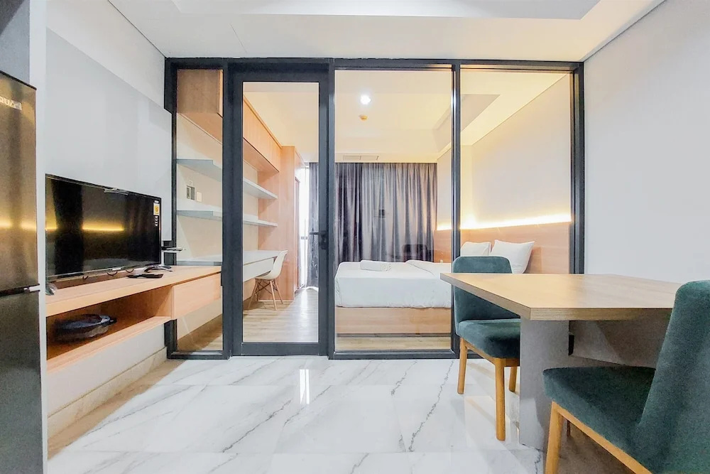 Gorgeous and Tidy 1BR Apartment at The Smith Alam Sutera By Travelio