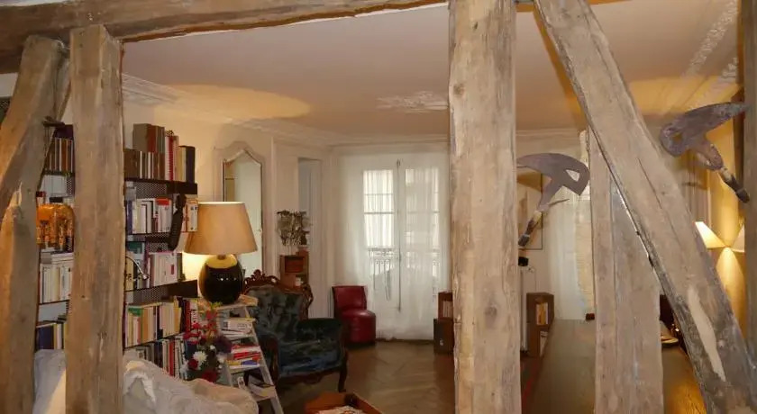Apartment for 5 in Grands Boulevards and Opera Area