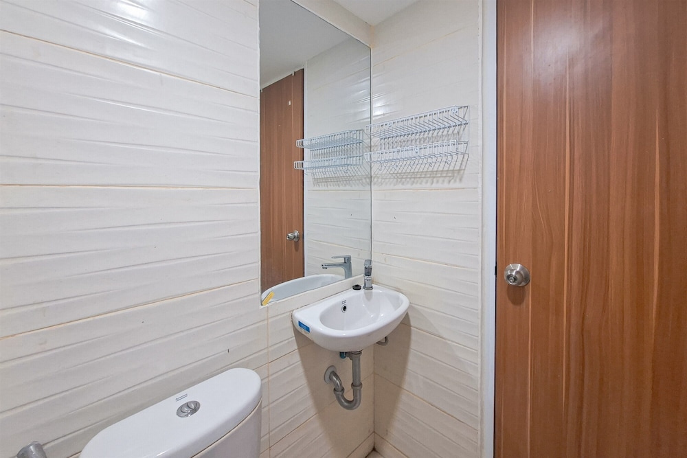 Best Deal Comfortable Studio At Apartment At Cisauk Point