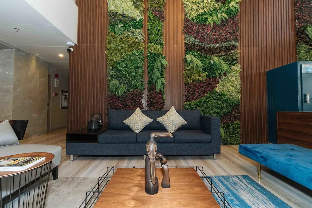 RedDoorz Premium near UST Hospital