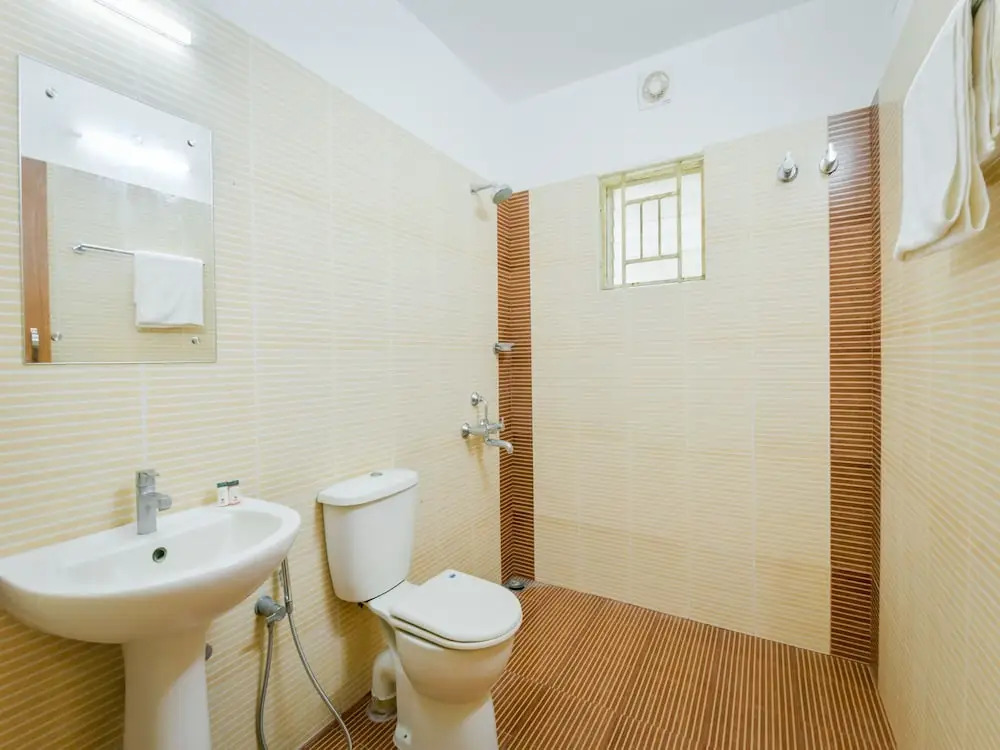 Kadavil Suites by OYO Rooms