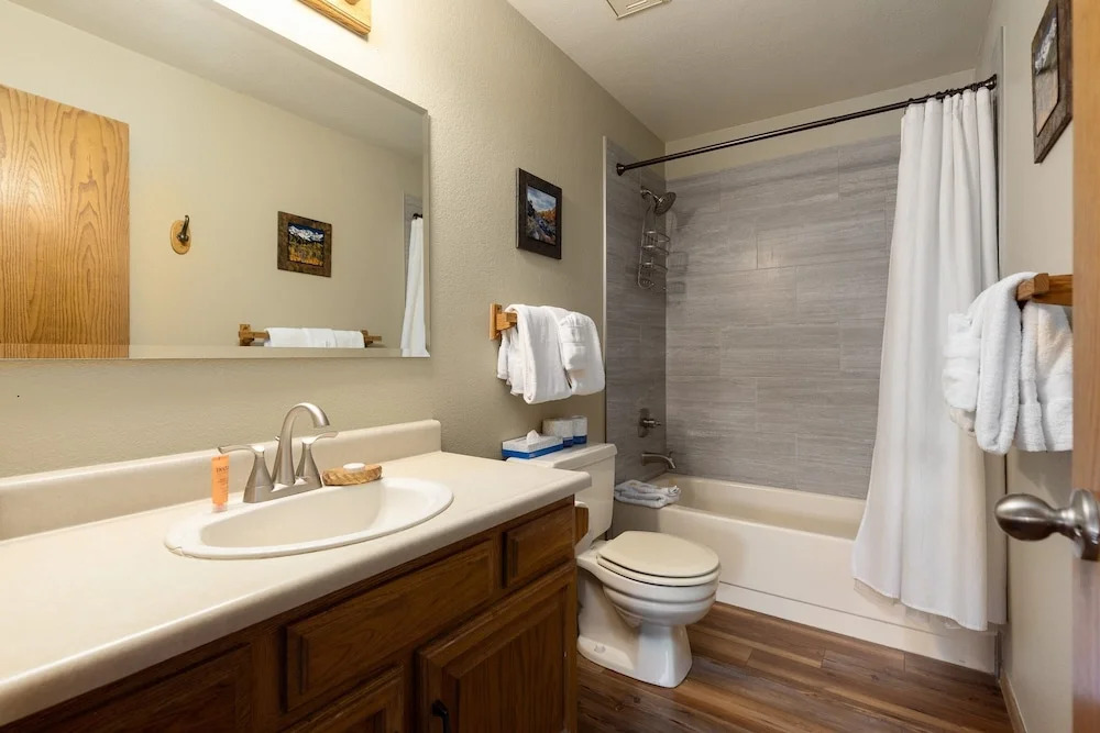 309 Snowdance Manor 2 Bedroom Condo by RedAwning