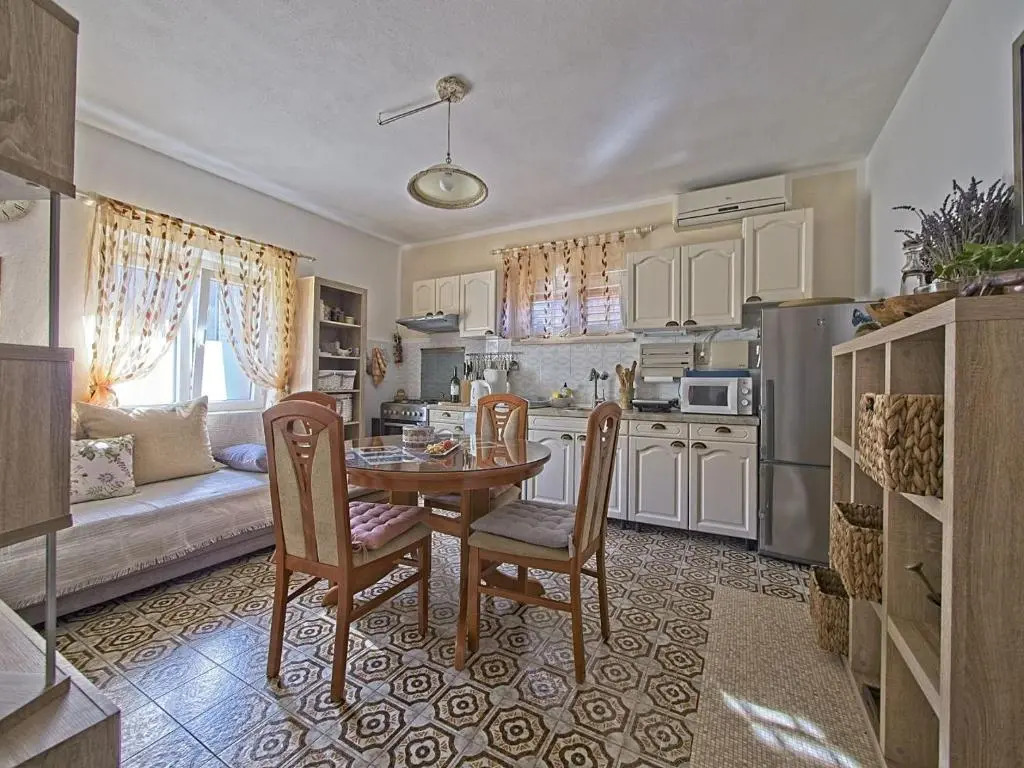 3 bedroom apartment Nik