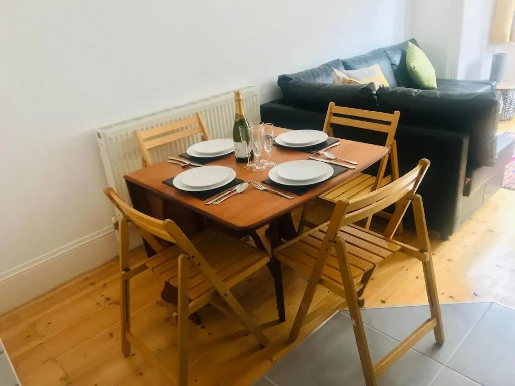 PJ's Central Ventnor Holiday Apartment
