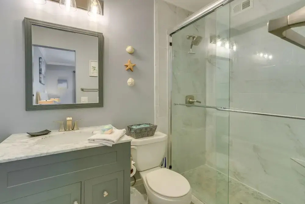 Balcony, Beach & Pool Access: Hilton Head Condo!