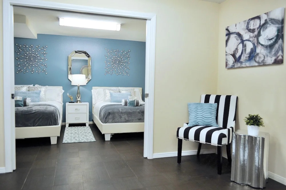 VIP Hollywood LA 5BD Walk of Fame Suite