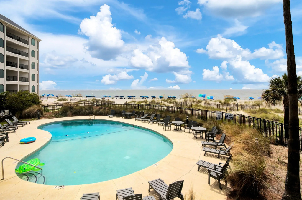 118 Seascape by Avantstay Pool + Oceanfront Views