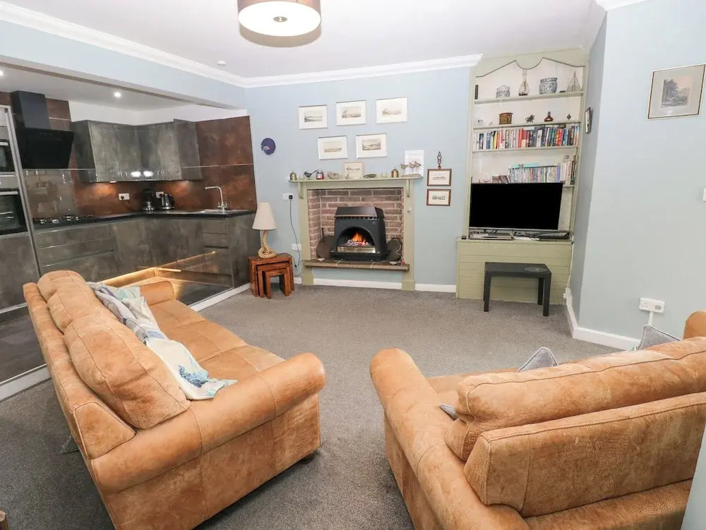 Apartment 4