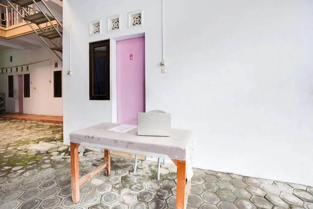OYO Life 91626 Rr Kost Putri Syariah