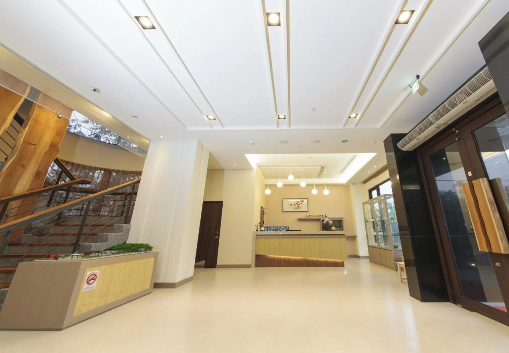 兩腳詩集 綠活學旅 Footprint Inn