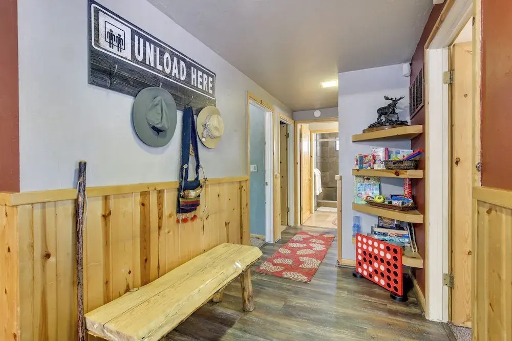Central Big Bear Lake Retreat w/ Private Hot Tub!