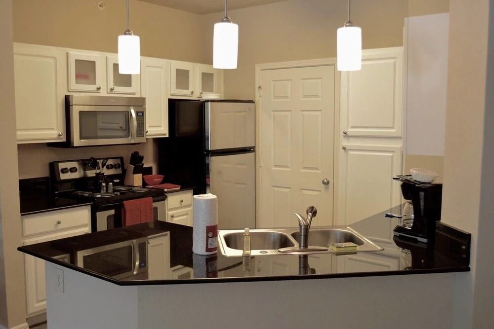 Apartment-Smart Downtown 2 BR