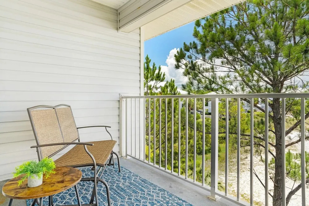 Beachside Villas 732- Southbound Serenity