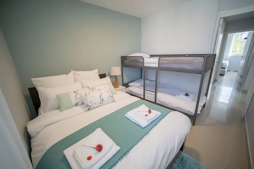 Amazing 3BDR Apartment Prime Location