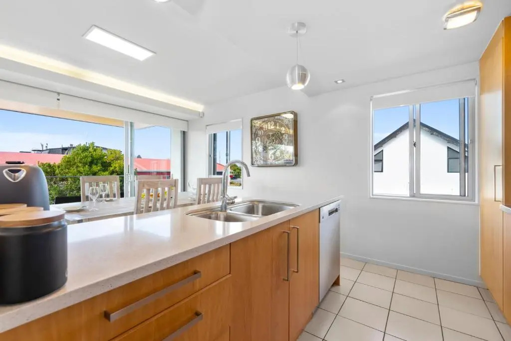The Lake Life - Taupo Central Holiday Apartment