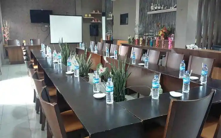 Puri 56 Hotel & Resto