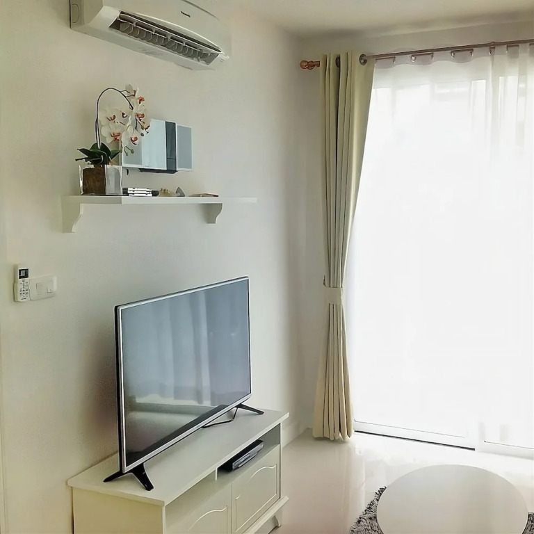 1 Bedroom Beachside Condo in Cha-am