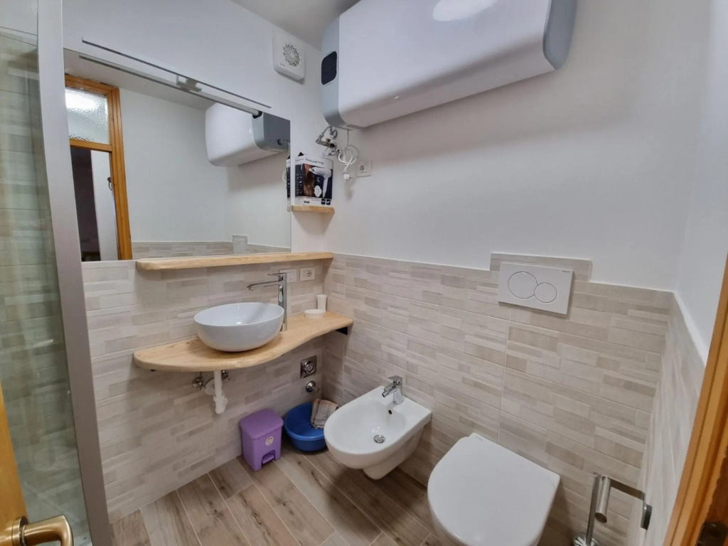 FRAINES 18 :  typical two-room apartment.-198 Fraines 18